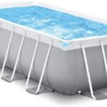 INTEX "PrismFrame" Pool rechteckig Aufstellpool Komplettset (400 x 200 x 122 cm) inkl. 12V Filterpumpe & Sicherheitsleiter Familienpool Swimmingpool Volumen ca 8.418l, blau (26790GN)